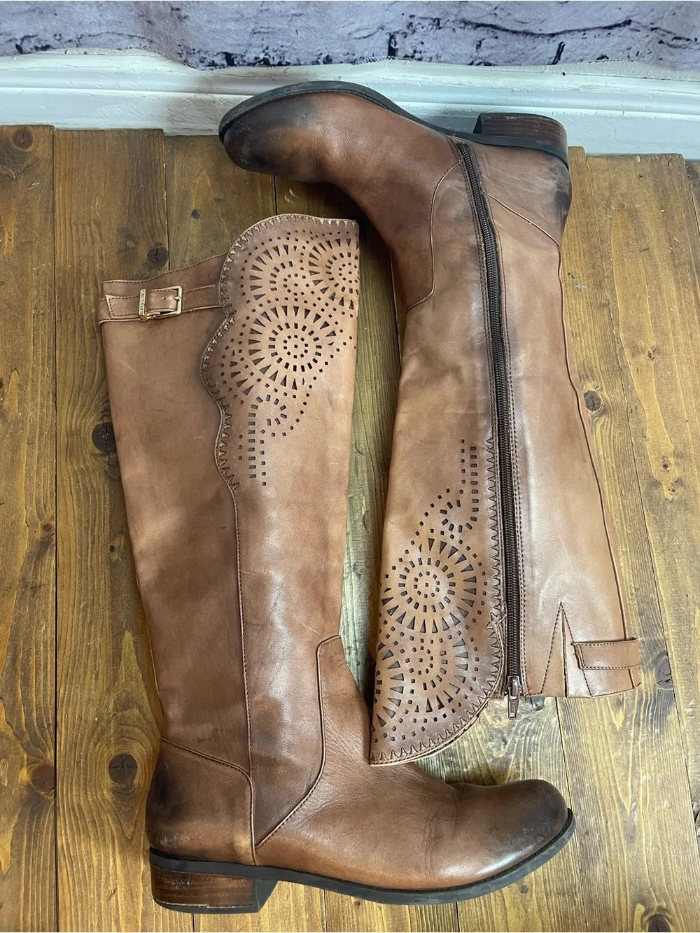 Gianni Bini size 9.5 brown leather riding boots with laser cut design